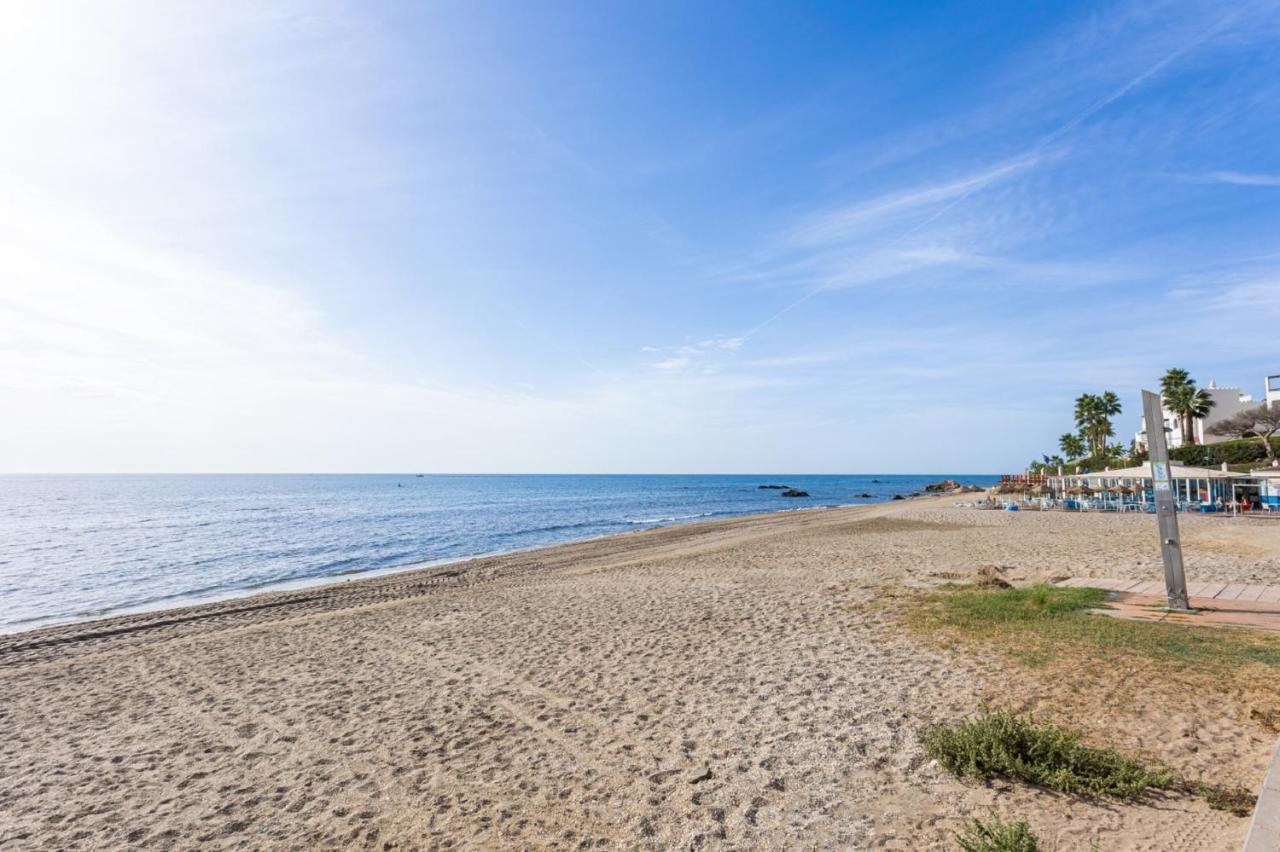 Holidays2Mijas Costa Lubina Del Sol Frontline Beach, Pool, Terrace, Seaview & Parking Sitio de Calahonda Ngoại thất bức ảnh